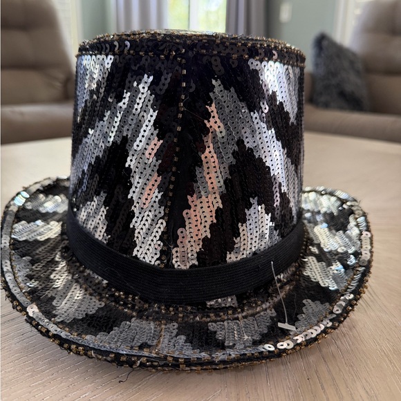 Black and Silver Sequin SteamPunk Hat with Iridescent removable Green Goggles - Picture 4 of 5